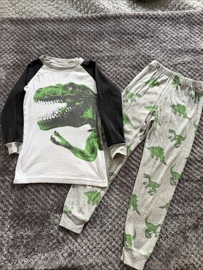 Kids Dino Print Two-Piece Pajama Set - Green/Black